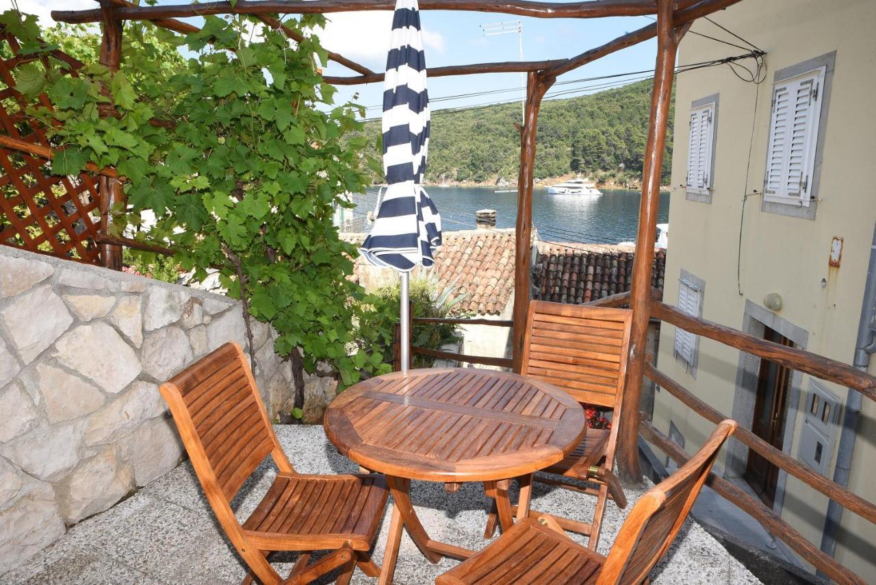 Apartment Anamarija Valun Εξωτερικό φωτογραφία