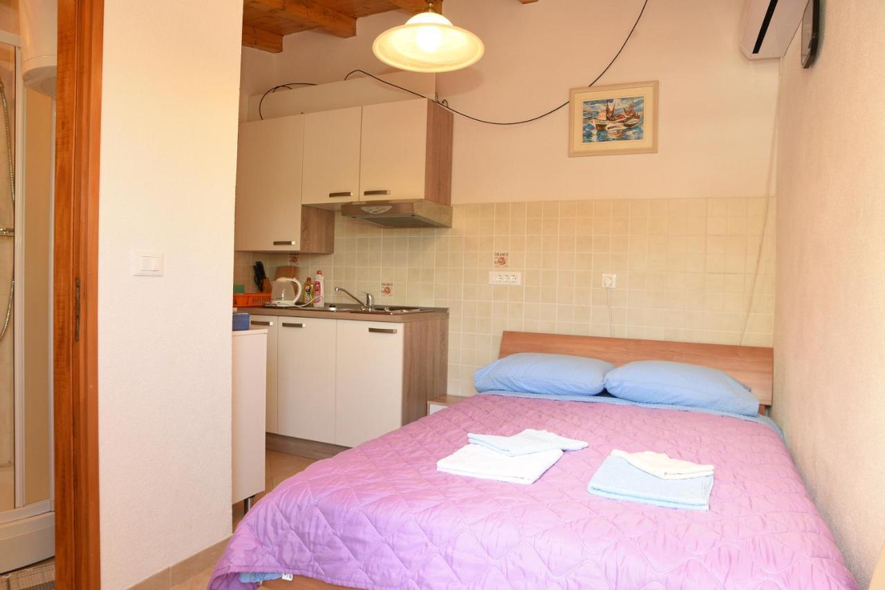 Apartment Anamarija Valun Εξωτερικό φωτογραφία