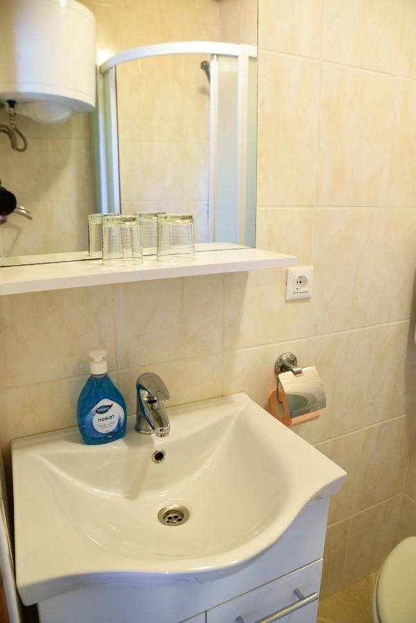 Apartment Anamarija Valun Εξωτερικό φωτογραφία
