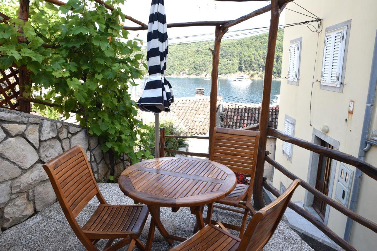 Apartment Anamarija Valun Εξωτερικό φωτογραφία