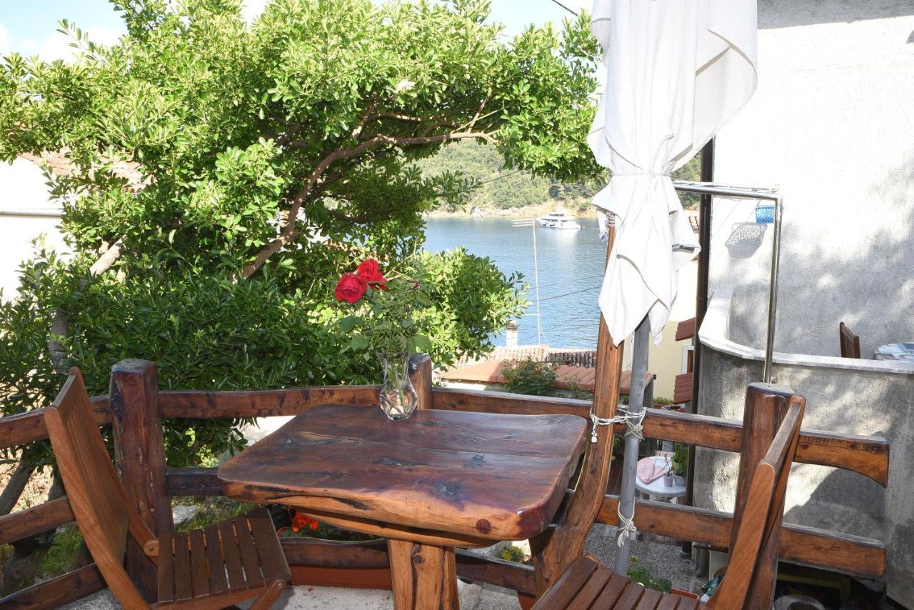 Apartment Anamarija Valun Εξωτερικό φωτογραφία