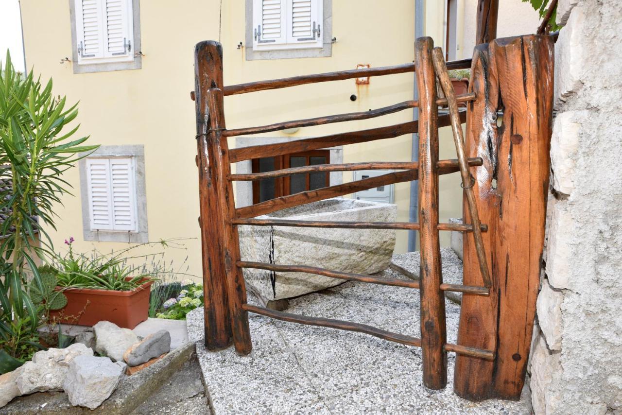 Apartment Anamarija Valun Εξωτερικό φωτογραφία