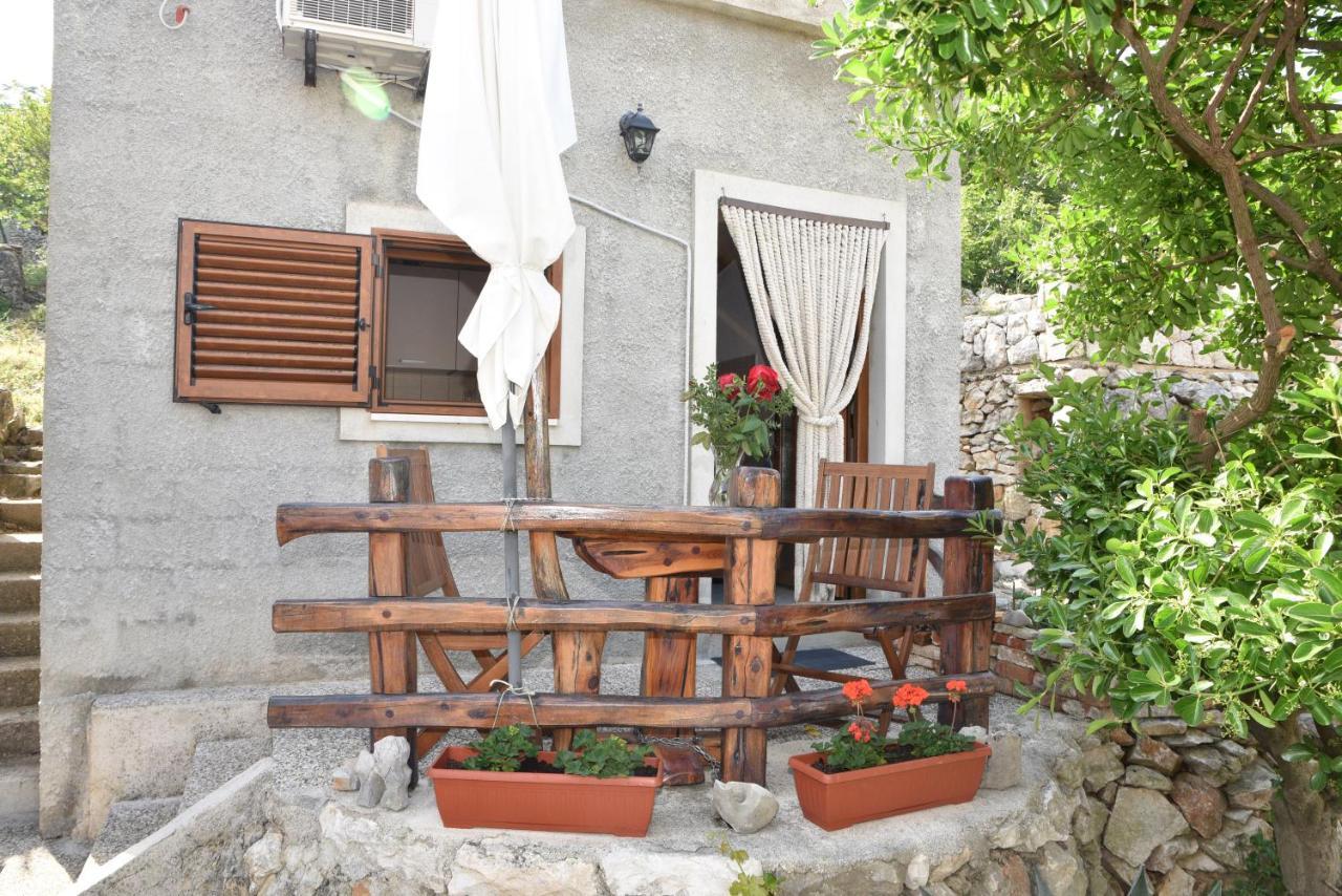 Apartment Anamarija Valun Εξωτερικό φωτογραφία