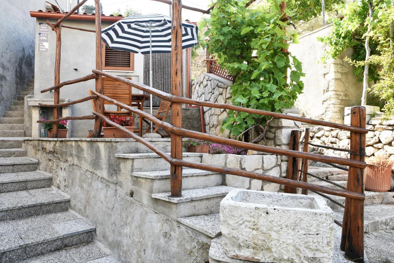Apartment Anamarija Valun Εξωτερικό φωτογραφία