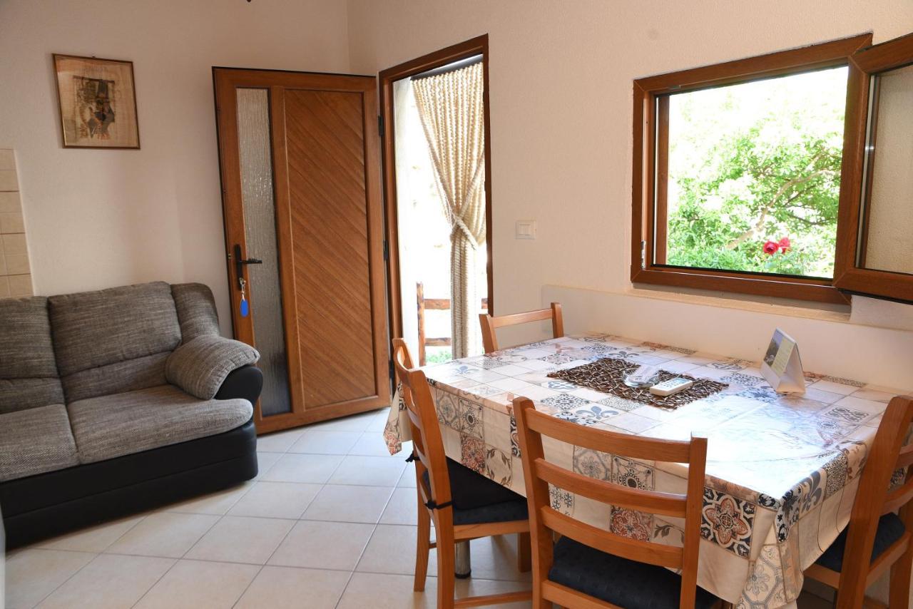 Apartment Anamarija Valun Εξωτερικό φωτογραφία