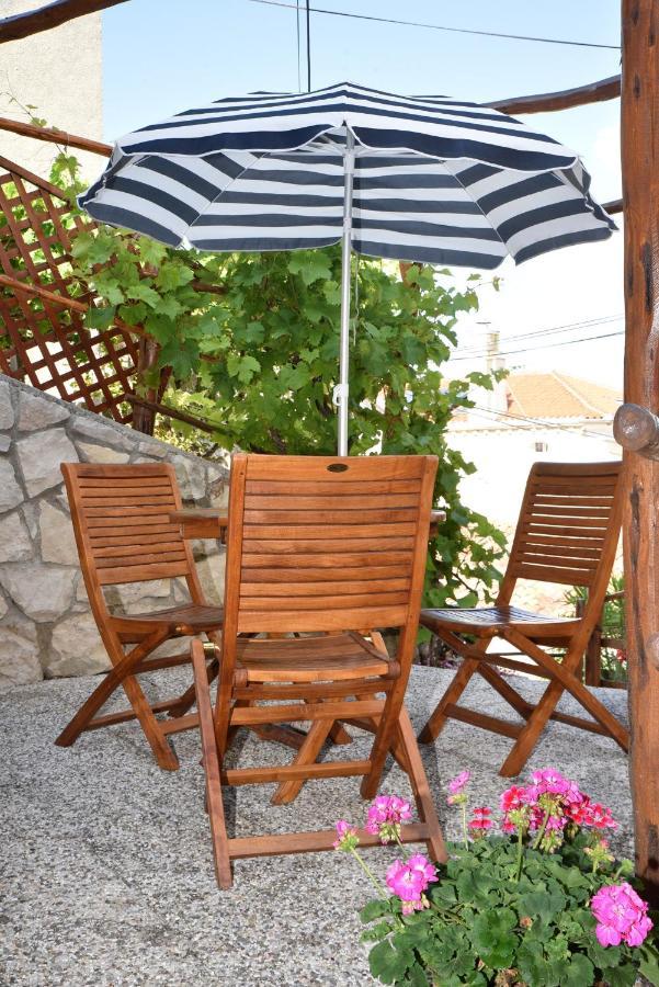 Apartment Anamarija Valun Εξωτερικό φωτογραφία