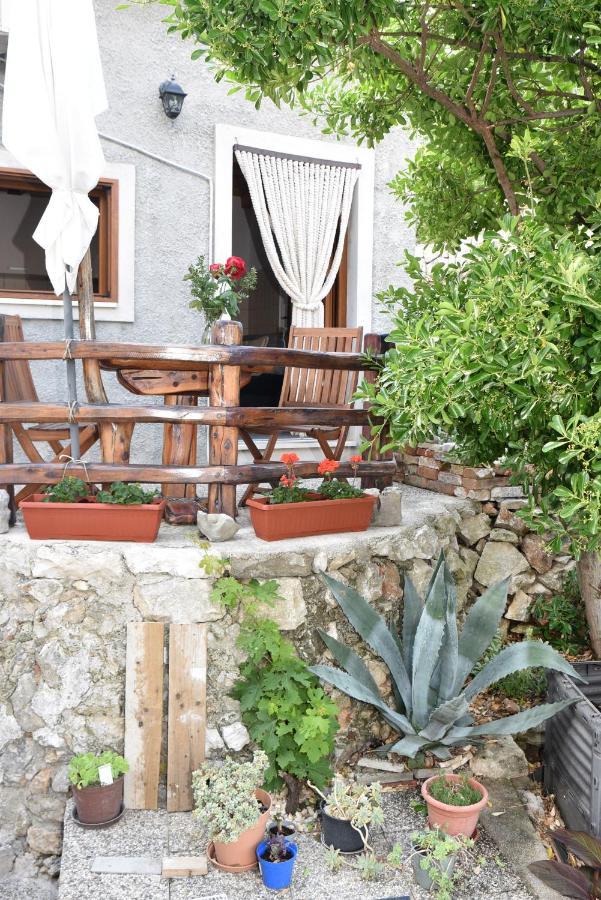 Apartment Anamarija Valun Εξωτερικό φωτογραφία