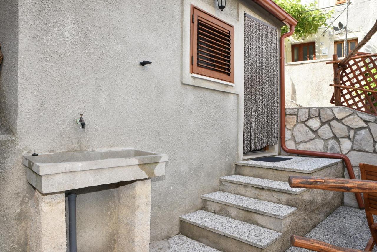 Apartment Anamarija Valun Εξωτερικό φωτογραφία