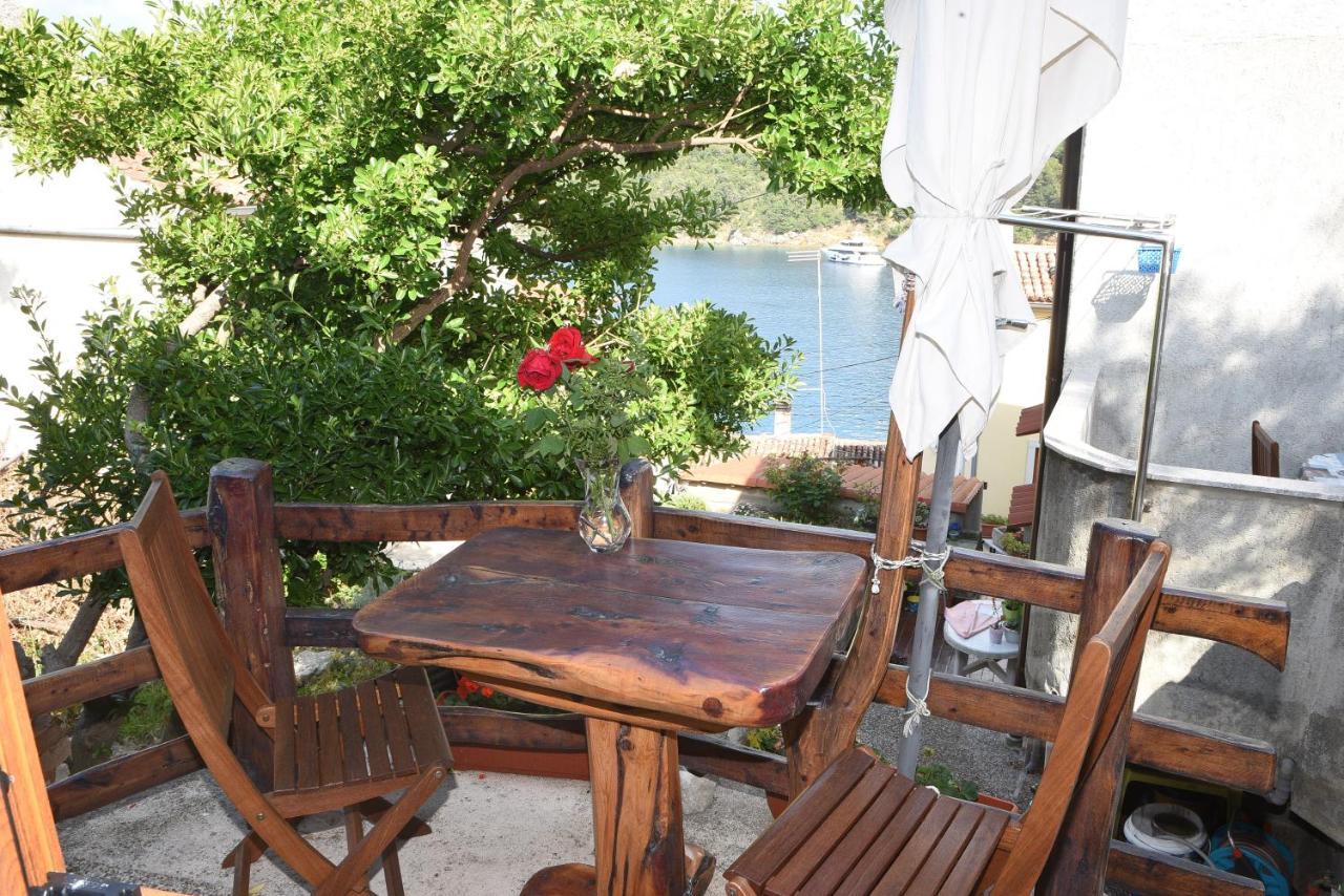 Apartment Anamarija Valun Εξωτερικό φωτογραφία